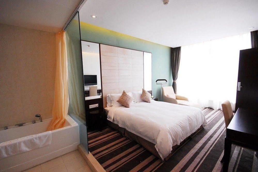 Yihe Harbor Hotel Уси Екстериор снимка